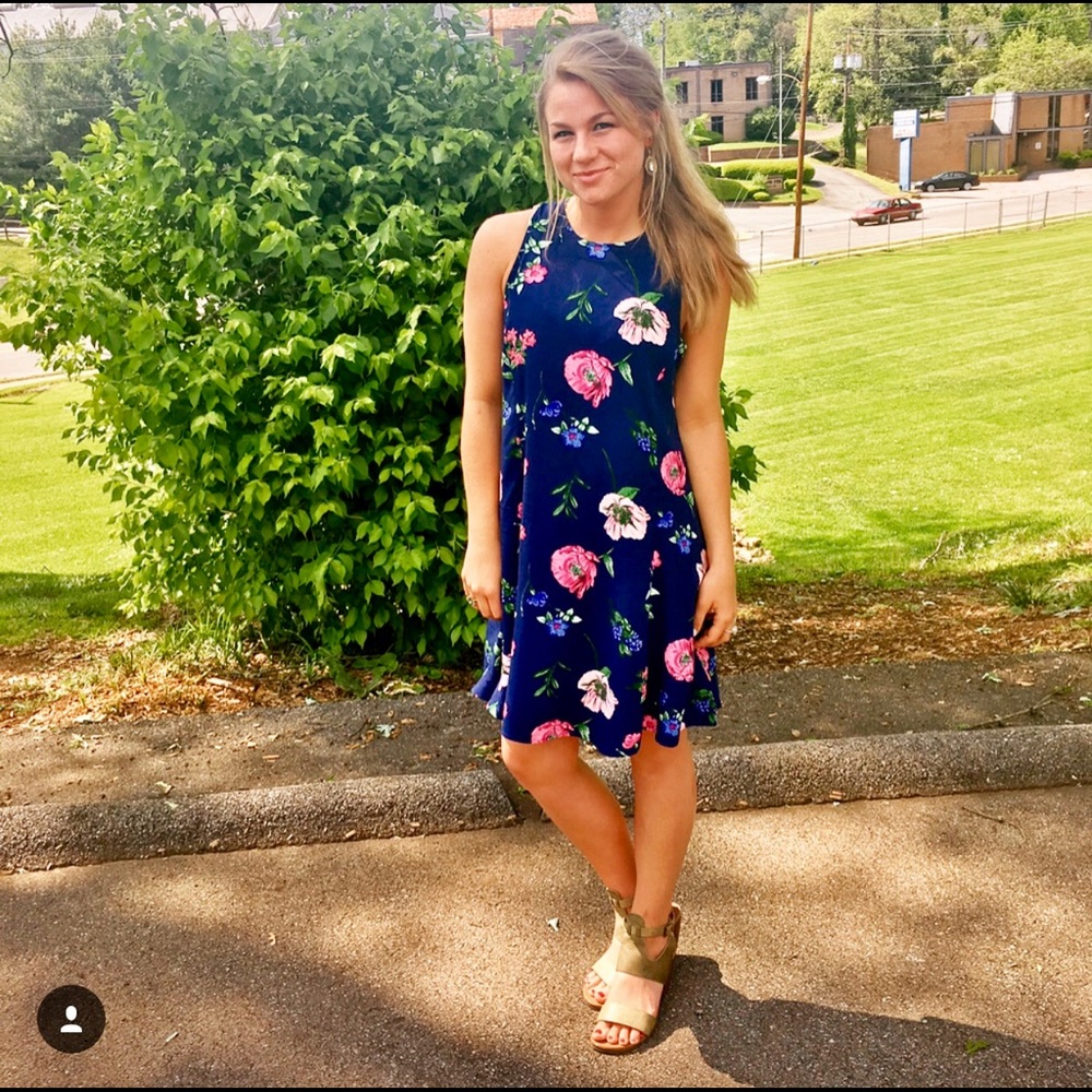 Floral shift dress